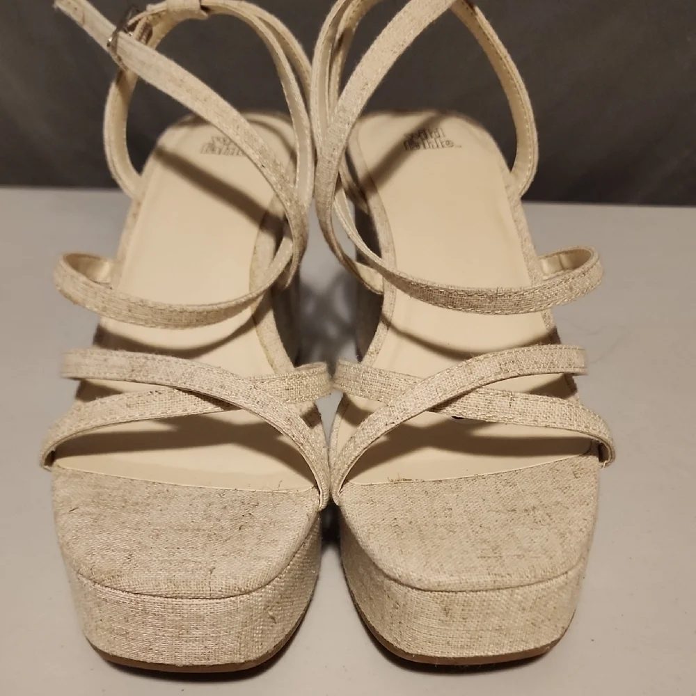 Chic Cream Wedges with Strappy Design